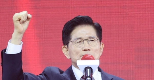 국민의힘 대선 후보로 선출된 김문수 후보가 3일 경기 고양시 킨텍스에서 열린 국민의힘 전당대회에서 수락 연설을 하고 있다. /사진=연합뉴스