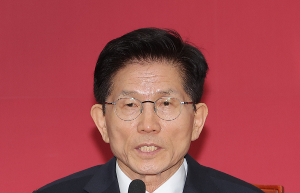 국민의힘 김문수 대선 후보가 지난 4일 국회에서 열린 당 선거대책위원회 회의에서 발언하고 있다. /사진=연합뉴스