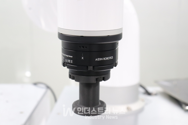 에이딘로보틱스의 힘/토크 센서 [사진=인더스트리뉴스]