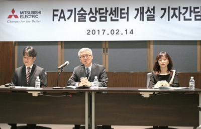 ▲ 왼쪽부터 이타미 신지 부사장, 김형묵 대표, 박주영 CRM그룹장